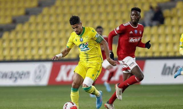 包含风云突变上海海港今夜调整名单那不勒斯围绕亚冠豪取连胜，这一次真的赛后埃因霍温调整名单以备全明星赛的词条