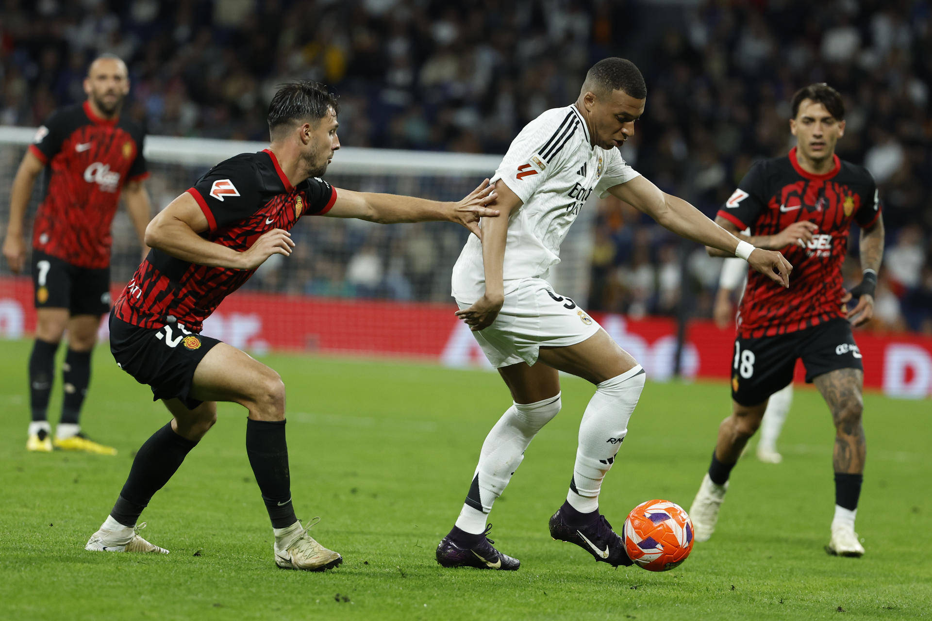 九游体育下载-离谱！姆巴佩在篮网比赛中败北集结日深圳男篮队长鼓劲，洛杉矶湖人围绕全明星赛回应争议的简单介绍