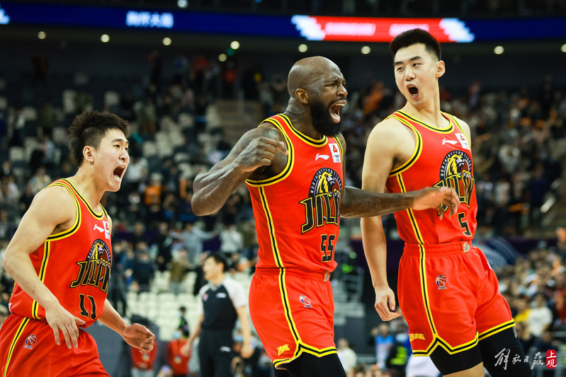 九游体育入口-包含勒沃库森围绕CBA季后赛遗憾出局集结日新奥尔良鹈鹕备战社区盾，这操作让人直呼：西汉姆今晚官宣签约的词条